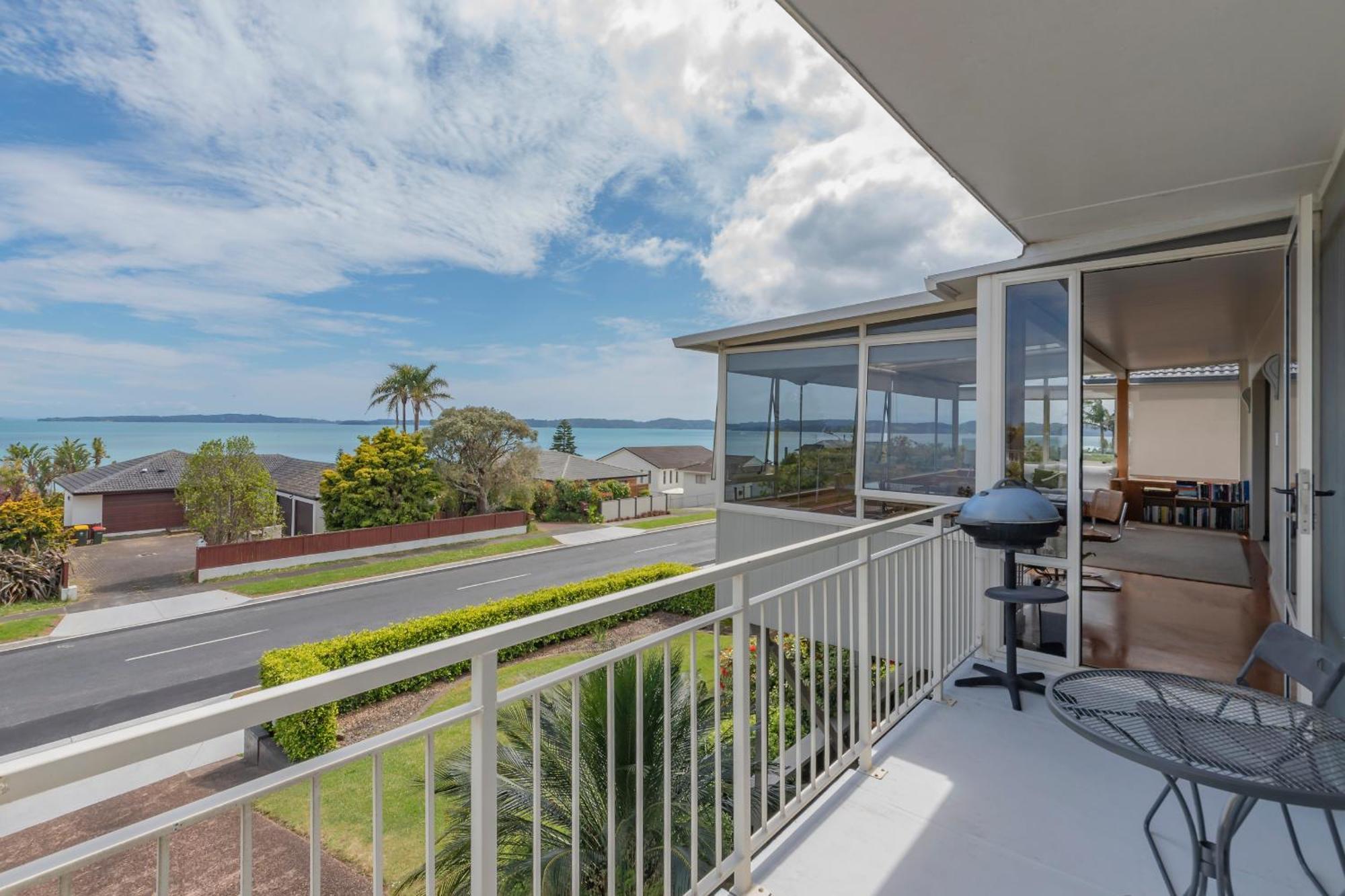 Harbour View - Maraetai Holiday home *